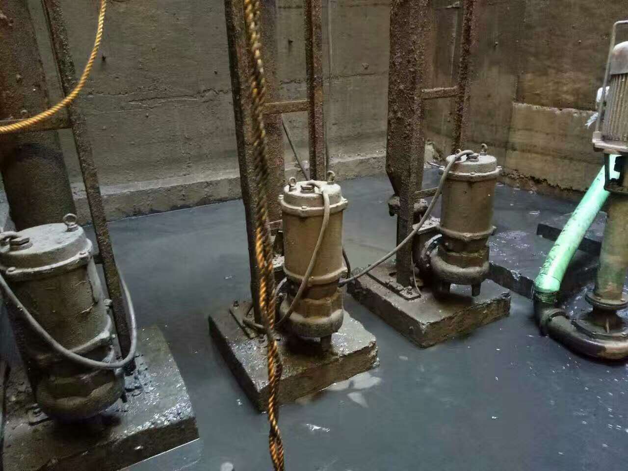 东莞生态园污水池清理